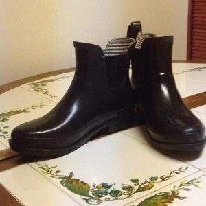 LL Bean Black Ladies Rain booties